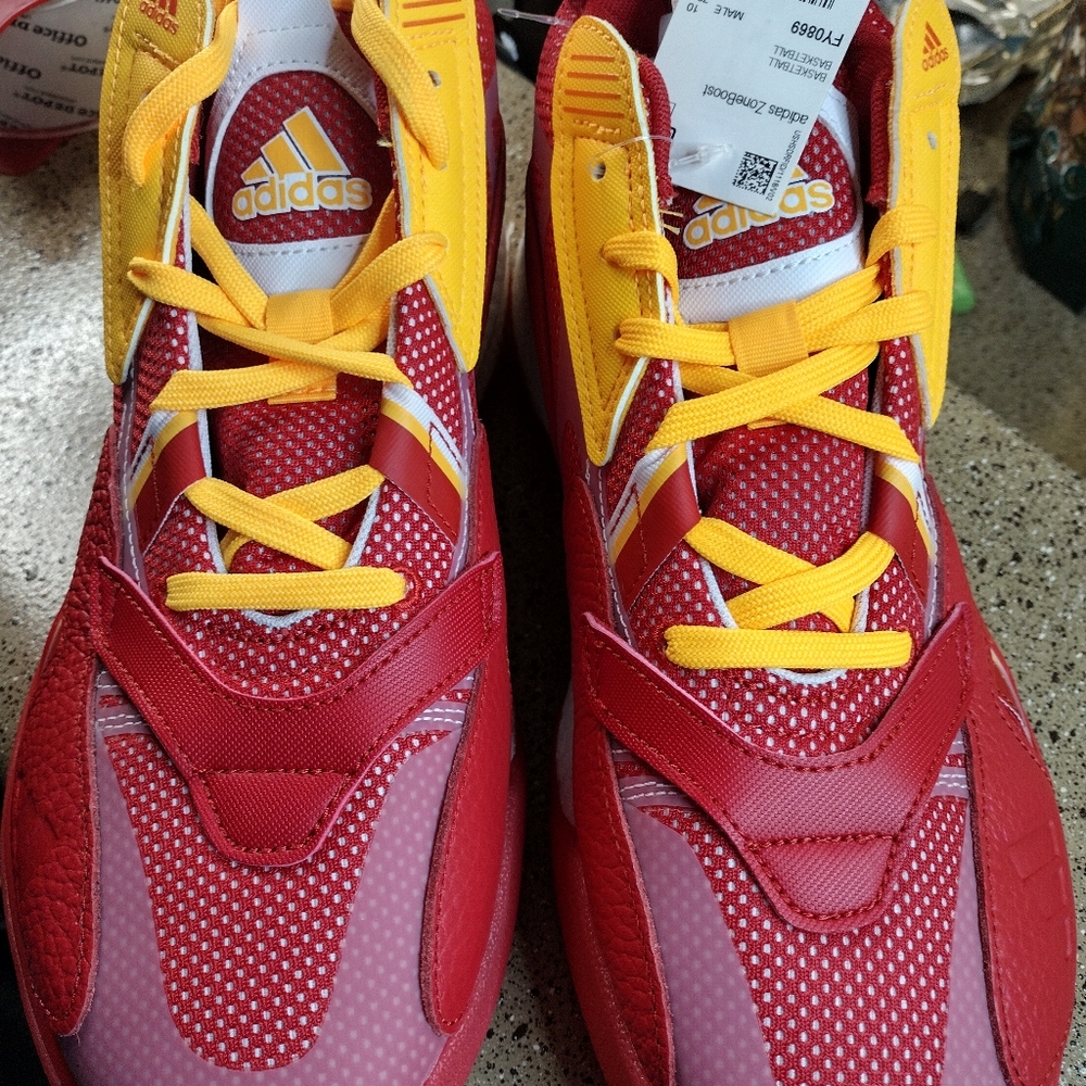 ADIDAS ZoneBoost ATL Red Team Basketball Shoes Men’s Sz 10 no box